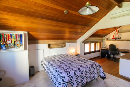 Casa de condomínio à venda com 243m², 4 quartos e 3 vagasQuarto 4