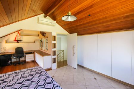 Casa de condomínio à venda com 243m², 4 quartos e 3 vagasQuarto 4