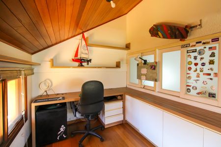 Casa de condomínio à venda com 243m², 4 quartos e 3 vagasQuarto 4