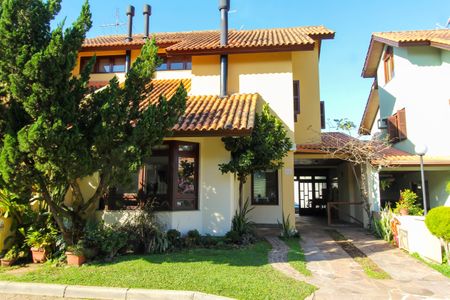 Casa de condomínio à venda com 243m², 4 quartos e 3 vagasFachada