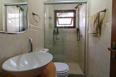 Casa de condomínio à venda com 243m², 4 quartos e 3 vagasBanheiro