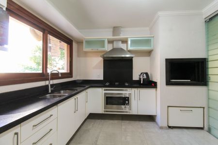 Casa de condomínio à venda com 243m², 4 quartos e 3 vagasCozinha