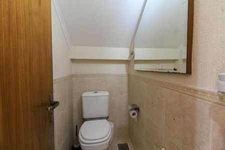 Casa de condomínio à venda com 243m², 4 quartos e 3 vagasLavabo