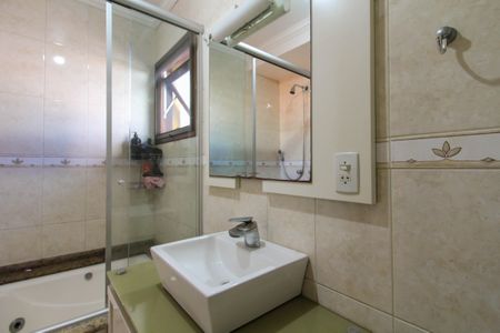 Casa de condomínio à venda com 243m², 4 quartos e 3 vagasBanheiro da Suíte