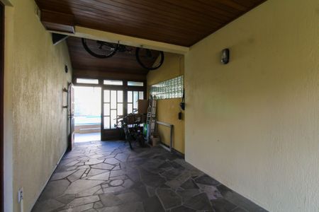 Casa de condomínio à venda com 243m², 4 quartos e 3 vagasÁrea externa