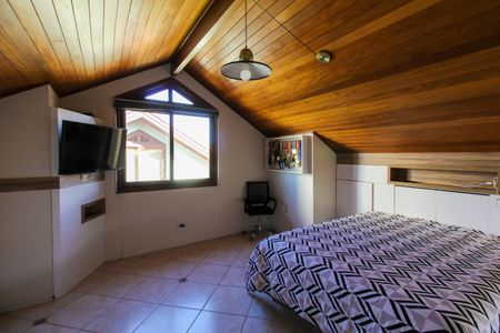 Casa de condomínio à venda com 243m², 4 quartos e 3 vagasQuarto 4