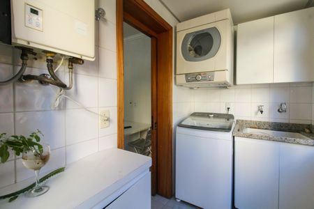 Casa de condomínio à venda com 243m², 4 quartos e 3 vagasÁrea de Serviço