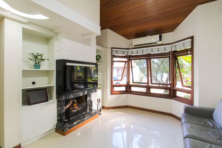 Casa de condomínio à venda com 243m², 4 quartos e 3 vagasSala