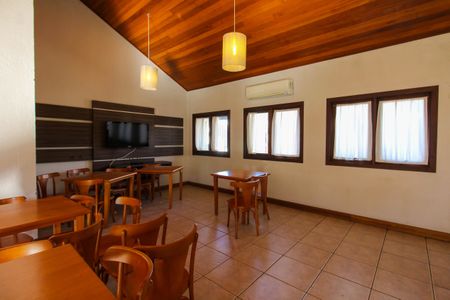 Casa de condomínio à venda com 243m², 4 quartos e 3 vagasÁrea comum - Salão de festas