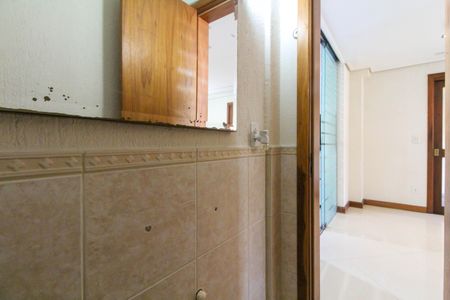 Casa de condomínio à venda com 243m², 4 quartos e 3 vagasLavabo