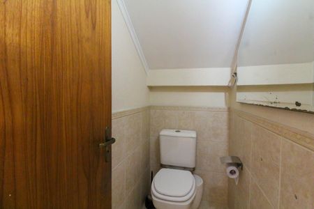 Casa de condomínio à venda com 243m², 4 quartos e 3 vagasLavabo