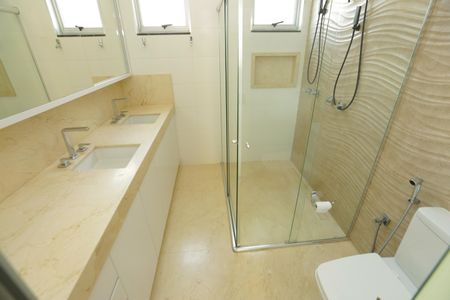 Apartamento para alugar com 240m², 4 quartos e 1 vagaBanheiro/Suite