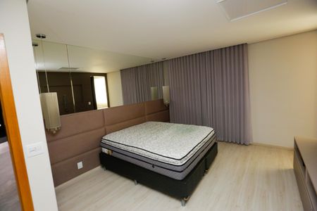 Apartamento para alugar com 240m², 4 quartos e 1 vagaSuite