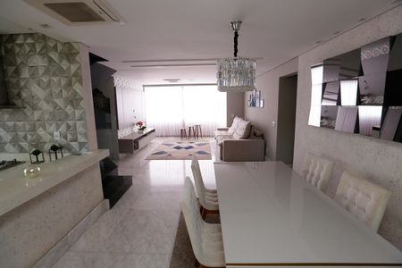 Apartamento para alugar com 240m², 4 quartos e 1 vagaSala de Jantar