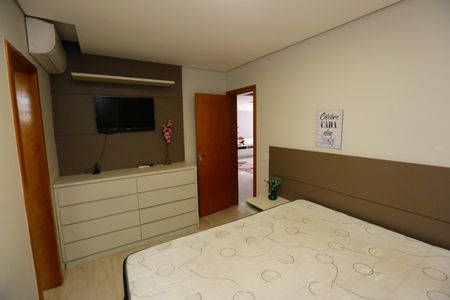 Apartamento para alugar com 240m², 4 quartos e 1 vagaSuite