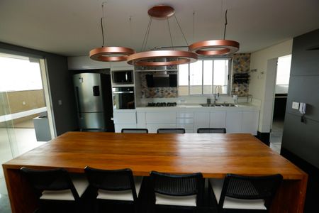 Apartamento para alugar com 240m², 4 quartos e 1 vagaSala