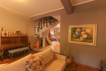 Casa à venda com 321m², 4 quartos e 3 vagasSala