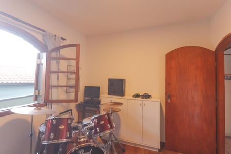 Casa à venda com 321m², 4 quartos e 3 vagasQuarto 2