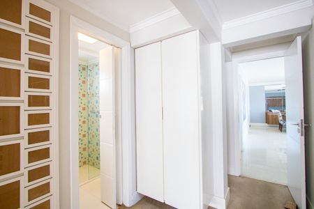 Apartamento para alugar com 136m², 3 quartos e 2 vagasCorredor