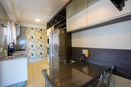 Apartamento para alugar com 136m², 3 quartos e 2 vagasCozinha