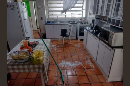 Cozinha de casa à venda com 2 quartos, 150m² em Tristeza, Porto Alegre