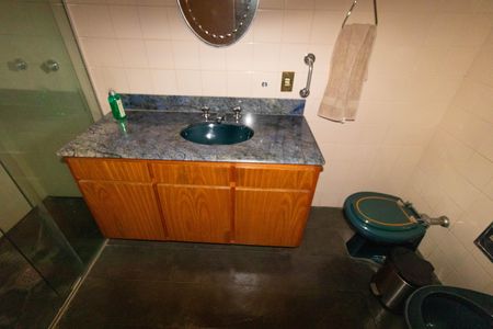 Casa à venda com 695m², 3 quartos e 7 vagas Casa à venda com 695m², 3 quartos e 7 vagasBanheiro