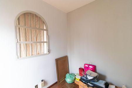 Casa à venda com 695m², 3 quartos e 7 vagas Casa à venda com 695m², 3 quartos e 7 vagasCorredor