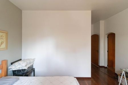 Casa à venda com 695m², 3 quartos e 7 vagas Casa à venda com 695m², 3 quartos e 7 vagasSuíte 03