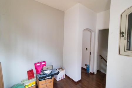 Casa à venda com 695m², 3 quartos e 7 vagas Casa à venda com 695m², 3 quartos e 7 vagasCorredor