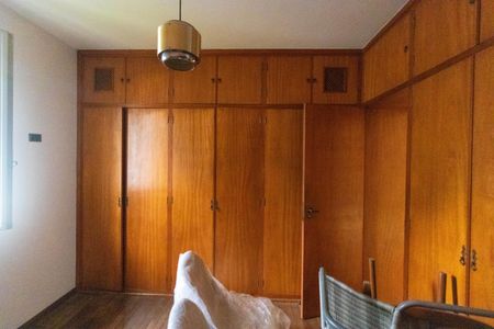 Casa à venda com 695m², 3 quartos e 7 vagas Casa à venda com 695m², 3 quartos e 7 vagasSuíte 02