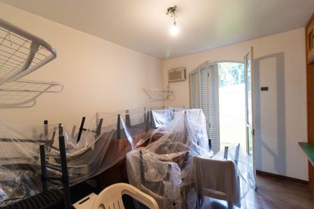 Casa à venda com 695m², 3 quartos e 7 vagas Casa à venda com 695m², 3 quartos e 7 vagasSuíte 01