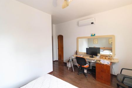 Casa à venda com 695m², 3 quartos e 7 vagas Casa à venda com 695m², 3 quartos e 7 vagasSuíte 03