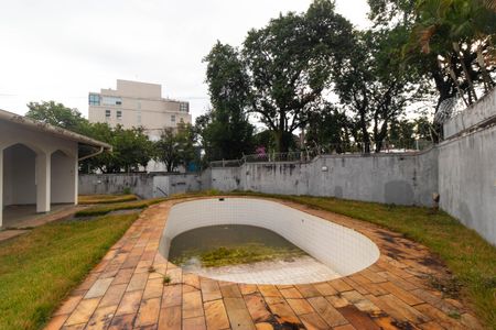 Casa à venda com 695m², 3 quartos e 7 vagas Casa à venda com 695m², 3 quartos e 7 vagasQuintal