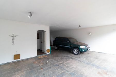 Casa à venda com 695m², 3 quartos e 7 vagas Casa à venda com 695m², 3 quartos e 7 vagasGaragem