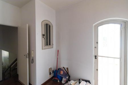 Casa à venda com 695m², 3 quartos e 7 vagas Casa à venda com 695m², 3 quartos e 7 vagasCorredor