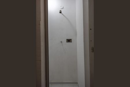 Apartamento para alugar com 68m², 2 quartos e sem vaga Apartamento para alugar com 68m², 2 quartos e sem vagaBanheiro de Serviço