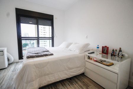 Apartamento à venda com 221m², 4 quartos e 4 vagas Apartamento à venda com 221m², 4 quartos e 4 vagasQuarto 1