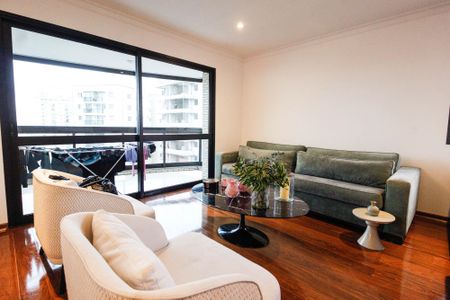 Apartamento à venda com 221m², 4 quartos e 4 vagas Apartamento à venda com 221m², 4 quartos e 4 vagasSala