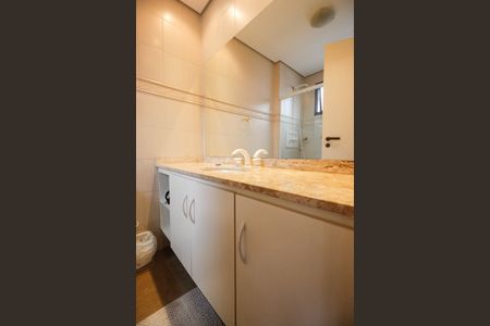 Apartamento à venda com 221m², 4 quartos e 4 vagas Apartamento à venda com 221m², 4 quartos e 4 vagasBanheiro Social