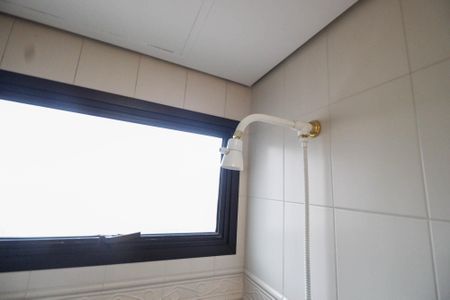 Apartamento à venda com 221m², 4 quartos e 4 vagas Apartamento à venda com 221m², 4 quartos e 4 vagasBanheiro Social