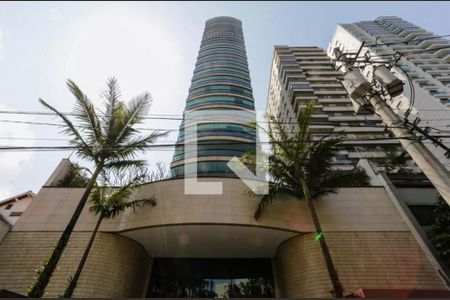 Apartamento à venda com 221m², 4 quartos e 4 vagas Apartamento à venda com 221m², 4 quartos e 4 vagasFachada