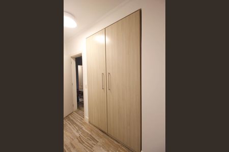 Apartamento à venda com 221m², 4 quartos e 4 vagas Apartamento à venda com 221m², 4 quartos e 4 vagasSuíte