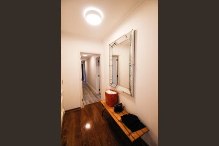 Apartamento à venda com 221m², 4 quartos e 4 vagas Apartamento à venda com 221m², 4 quartos e 4 vagasHall