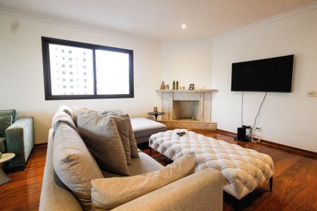 Apartamento à venda com 221m², 4 quartos e 4 vagas Apartamento à venda com 221m², 4 quartos e 4 vagasSala