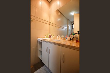 Apartamento à venda com 221m², 4 quartos e 4 vagas Apartamento à venda com 221m², 4 quartos e 4 vagasBanheiro Social