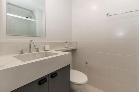 Studio para alugar com 27m², 1 quarto e sem vaga Studio para alugar com 27m², 1 quarto e sem vagaBanheiro