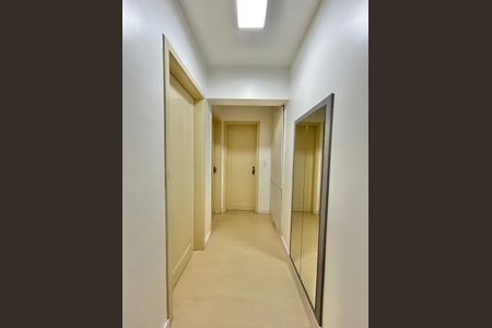 Apartamento à venda com 65m², 2 quartos e sem vagaCorredor