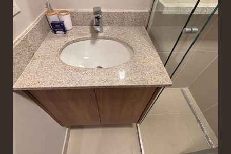 Studio à venda com 26m², 1 quarto e sem vaga Studio à venda com 26m², 1 quarto e sem vagaBanheiro Social