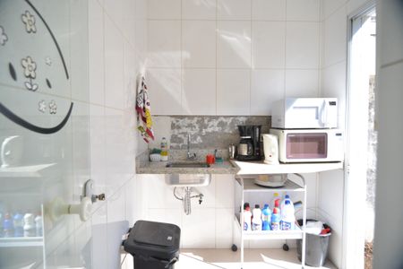 Casa à venda com 108m², 2 quartos e 1 vagaSala