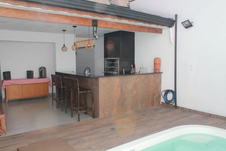 Casa à venda com 170m², 3 quartos e 4 vagasChurrasqueira